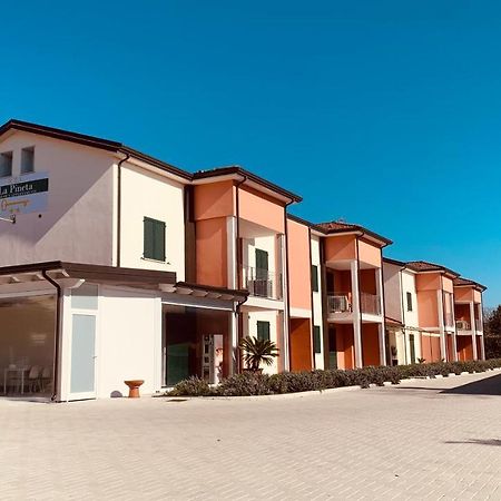 Rta La Pineta Aparthotel Sarzana Exterior foto